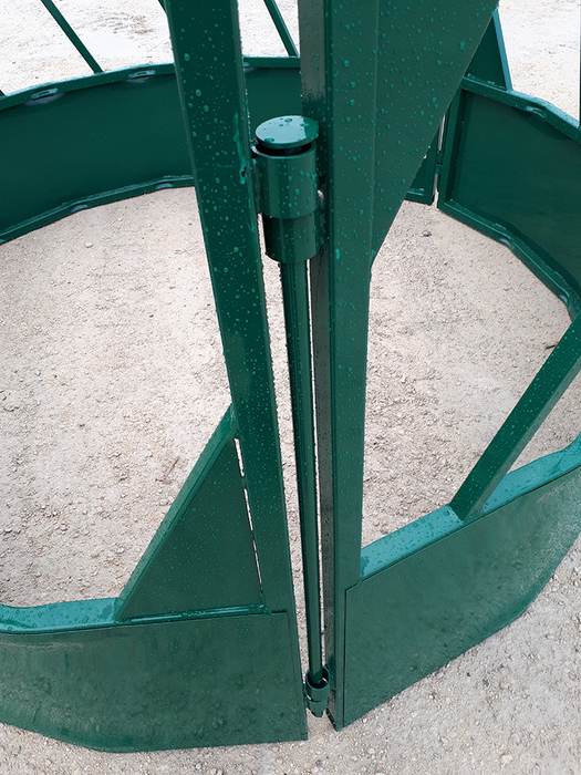 Cattle Feeder | Lakeland Heavy Duty Round Bale Feeder-Slant Bar