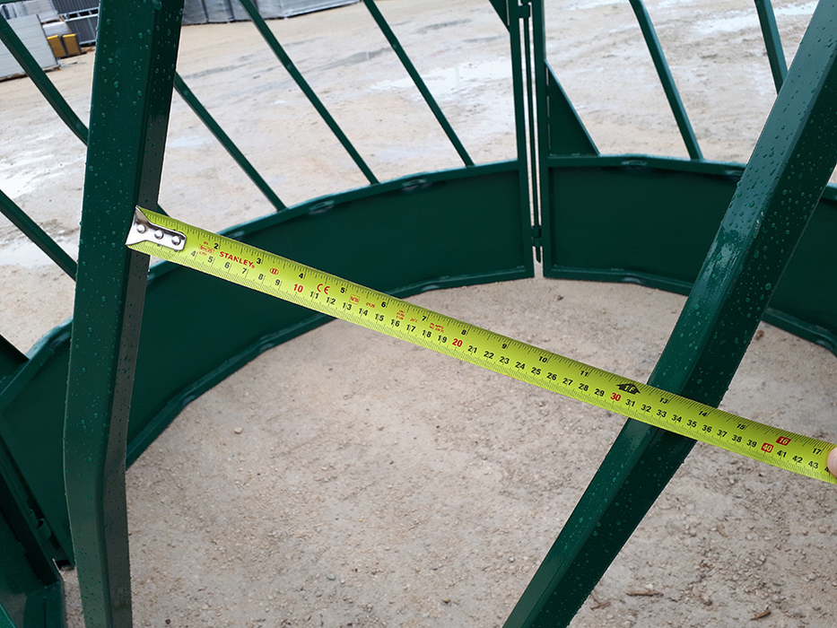 Cattle Feeder | Lakeland Heavy Duty Round Bale Feeder-Slant Bar