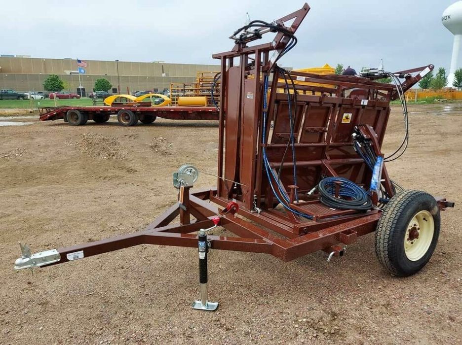 Calf Chute | HiQual Hydraulic Calf Chute