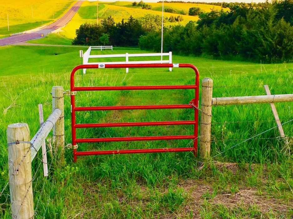 Red Guardian Gate | Sioux Steel