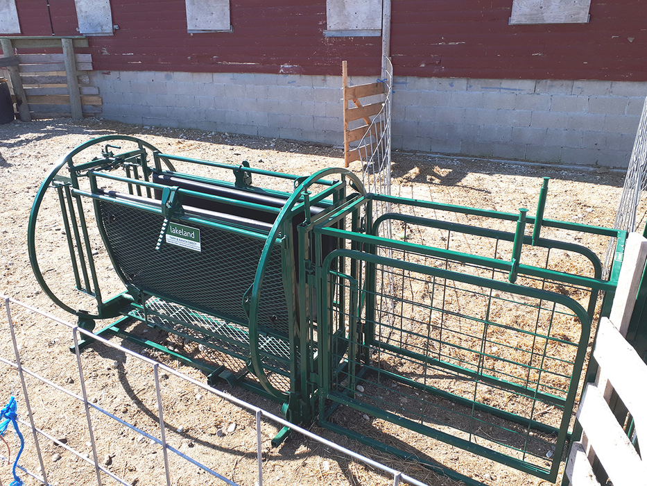 Sheep and Goat Chute | Lakeland Deluxe Spin Trim Chute