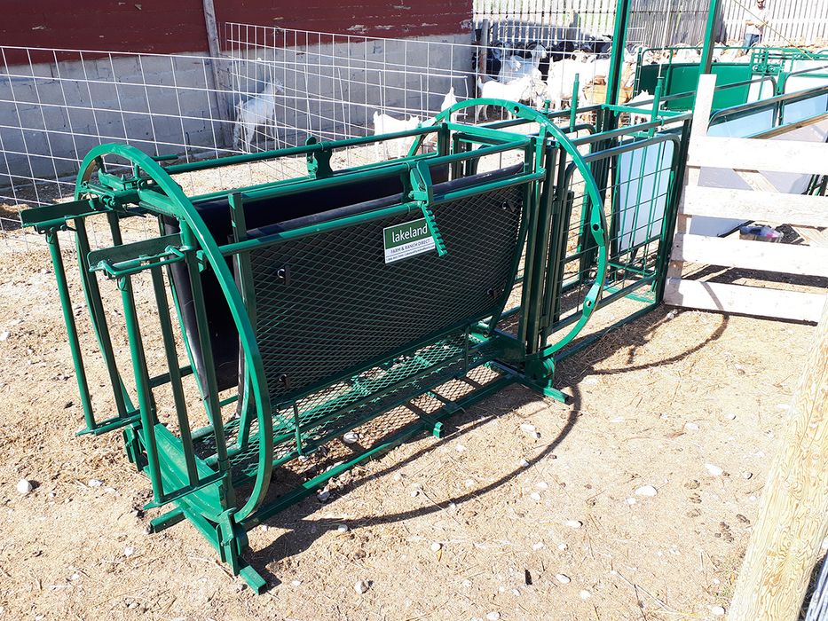 Sheep and Goat Chute | Lakeland Deluxe Spin Trim Chute