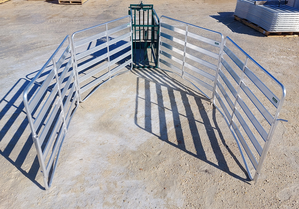 Sheep and Goat Handling System | Lakeland The Homesteaders Package