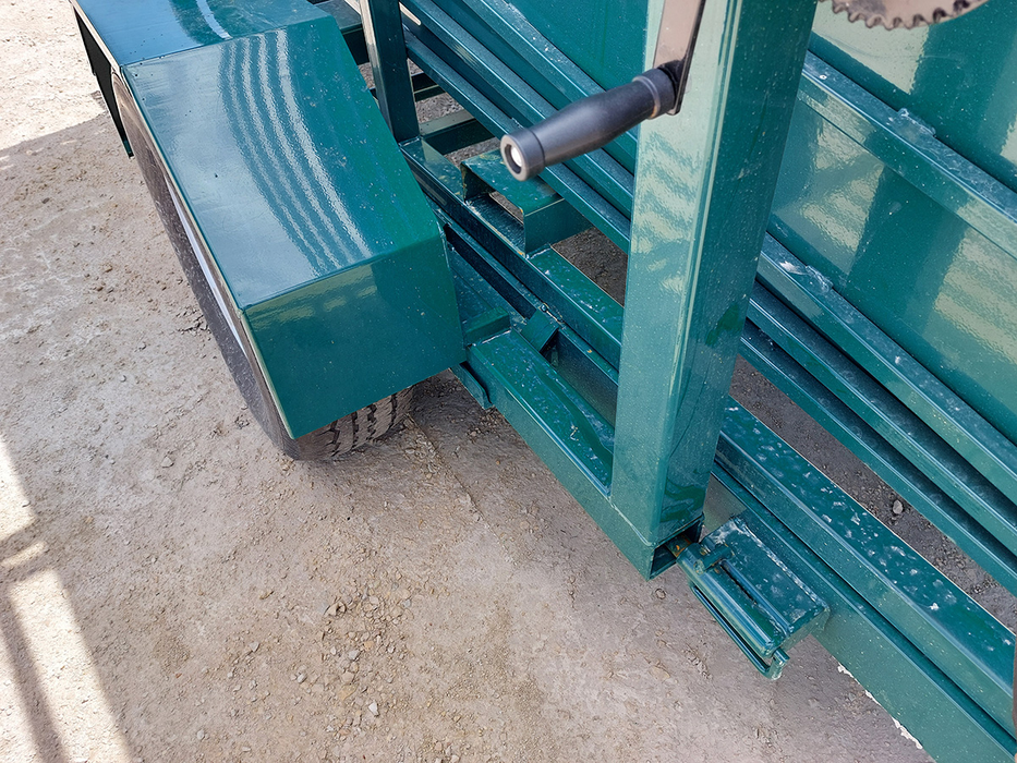 Cattle Loading Chute | Lakeland E-Series Portable Adjustable Loading Chute