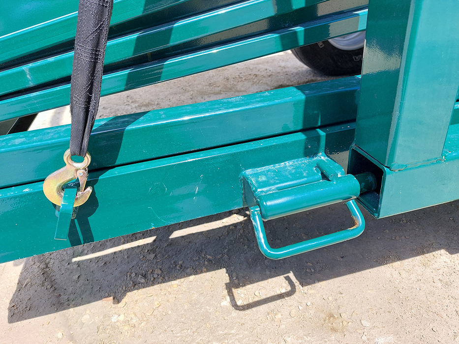 Cattle Loading Chute | Lakeland E-Series Portable Adjustable Loading Chute