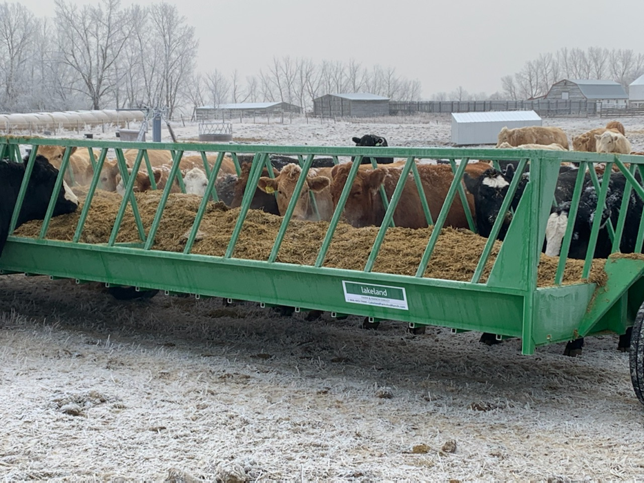Portable Bunk Feed Wagon | Lakeland