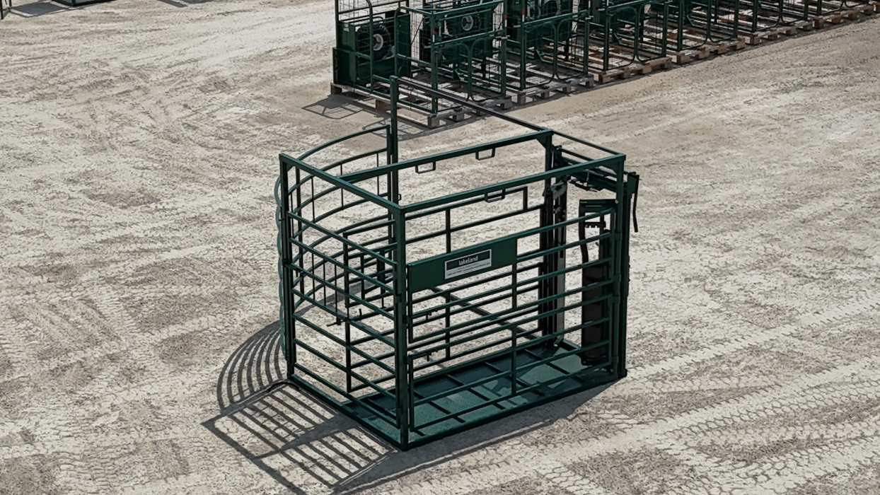 E-Series Half Circle Calving Pen | Lakeland
