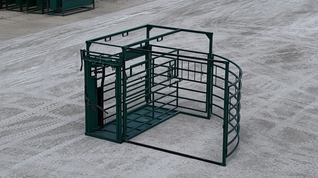 E-Series Half Circle Calving Pen | Lakeland