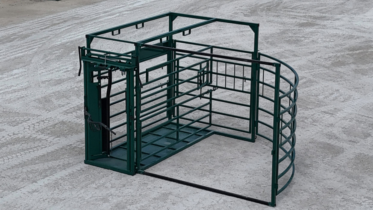 E-Series Half Circle Calving Pen | Lakeland